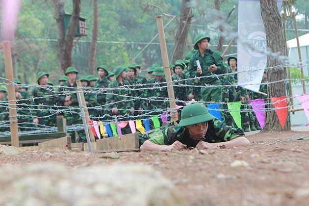 Du Lịch Xanh & Viet Green Team Building chuyên tổ chức các chương trình Teambulding nhập ngũ quân đội chuyên nghiệp, tổ chức  team building chiến binh thép, team building chiến trường khốc liệt, rèn luyện ý chí kiên cường.